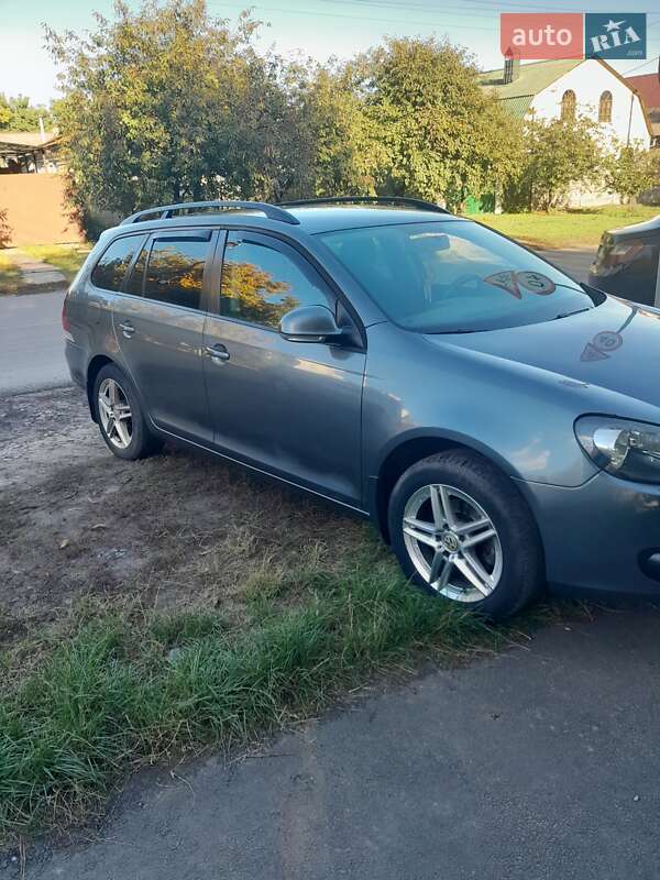 Универсал Volkswagen Golf 2011 в Черкассах