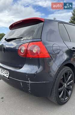 Хетчбек Volkswagen Golf 2006 в Новомосковську