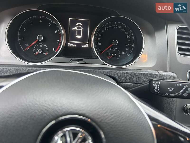 Хетчбек Volkswagen Golf 2013 в Києві