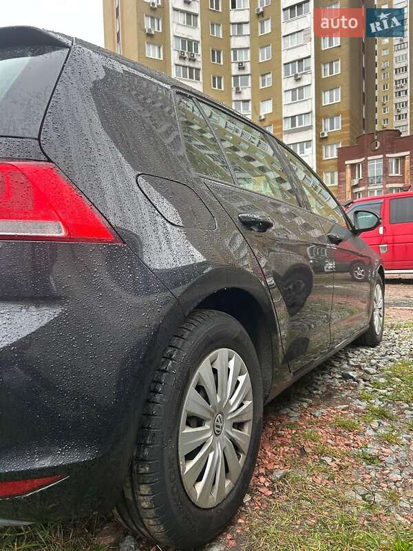 Хетчбек Volkswagen Golf 2013 в Києві