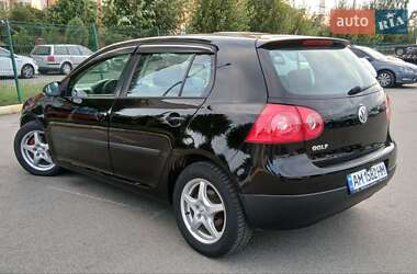 Хетчбек Volkswagen Golf 2003 в Бучі