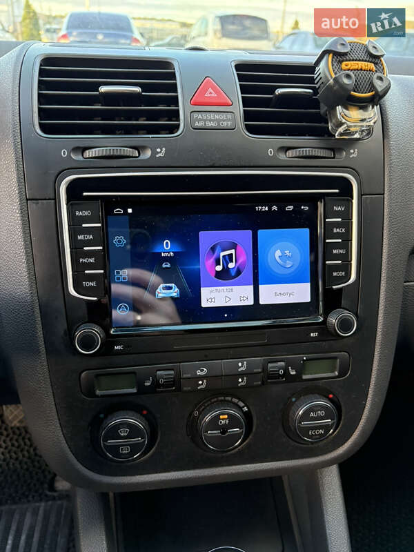 Хэтчбек Volkswagen Golf 2005 в Умани