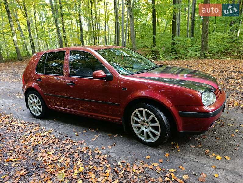 Хэтчбек Volkswagen Golf 1998 в Рава-Русской