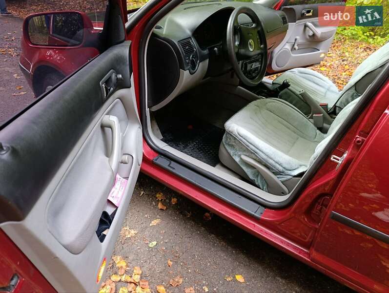 Хэтчбек Volkswagen Golf 1998 в Рава-Русской