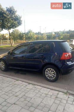 Хэтчбек Volkswagen Golf 2004 в  фото 6 Хэтчбек Volkswagen Golf 2004 в