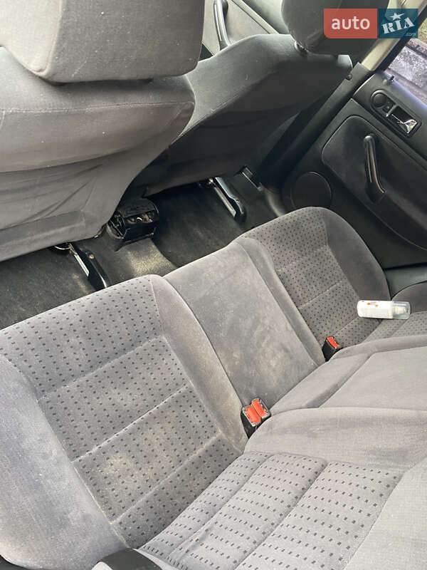 Хэтчбек Volkswagen Golf 1999 в Иршаве