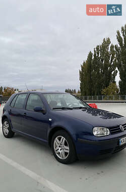 Хетчбек Volkswagen Golf 2001 в Києві