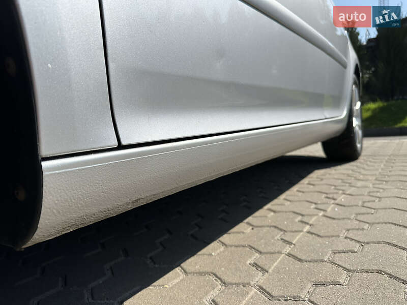 Хэтчбек Volkswagen Golf 2005 в Киеве