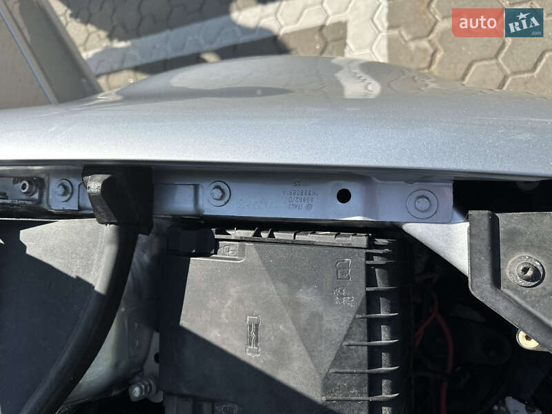 Хэтчбек Volkswagen Golf 2005 в Киеве