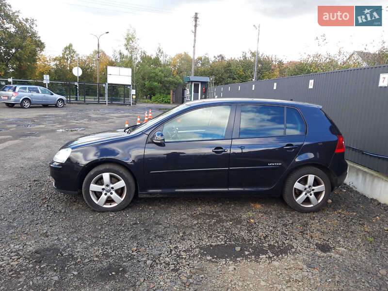 Хетчбек Volkswagen Golf 2009 в Луцьку