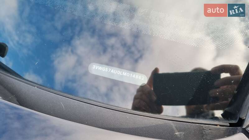 Хэтчбек Volkswagen Golf 2020 в Днепре