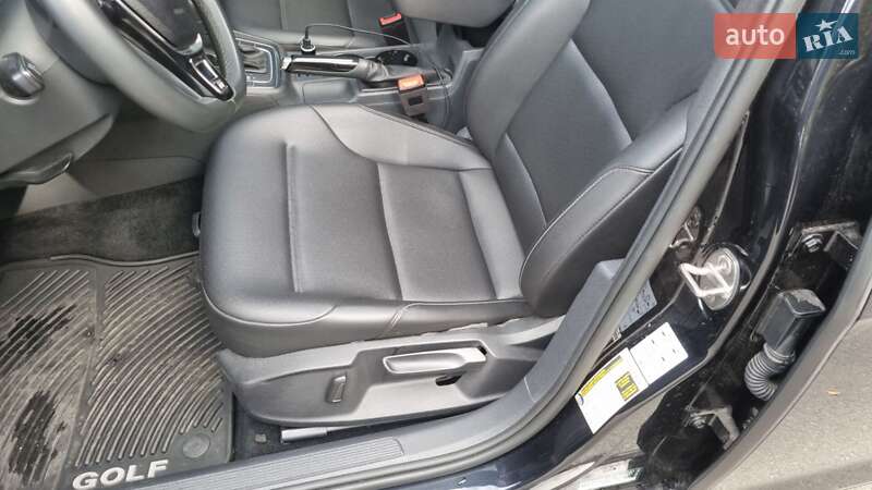 Хэтчбек Volkswagen Golf 2020 в Днепре