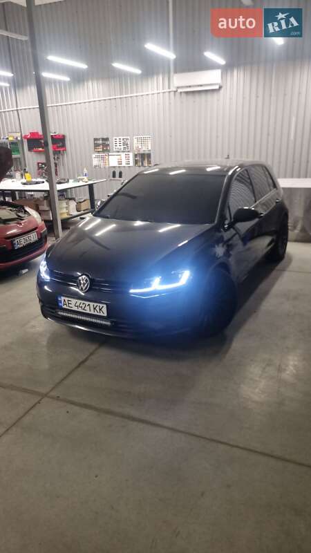 Хэтчбек Volkswagen Golf 2020 в Днепре