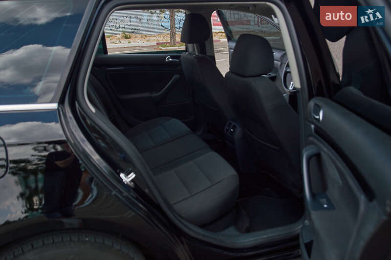 Универсал Volkswagen Golf 2011 в Николаеве фото 23 Универсал Volkswagen Golf 2011 в Николаеве