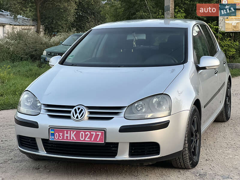 Хэтчбек Volkswagen Golf 2004 в Тернополе