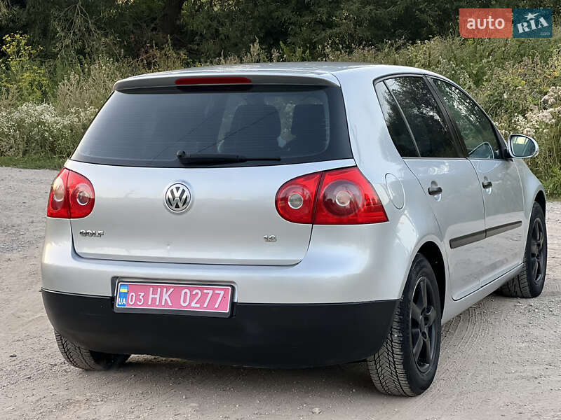 Хэтчбек Volkswagen Golf 2004 в Тернополе