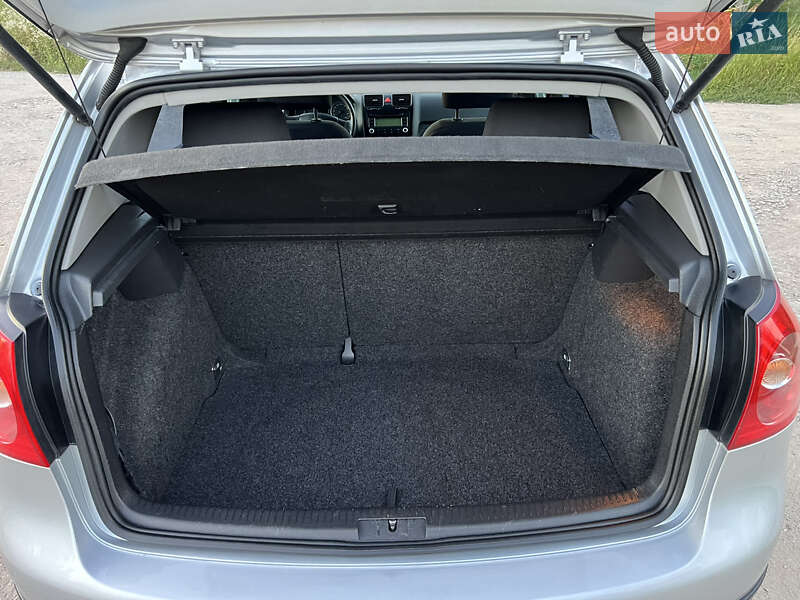 Хэтчбек Volkswagen Golf 2004 в Тернополе