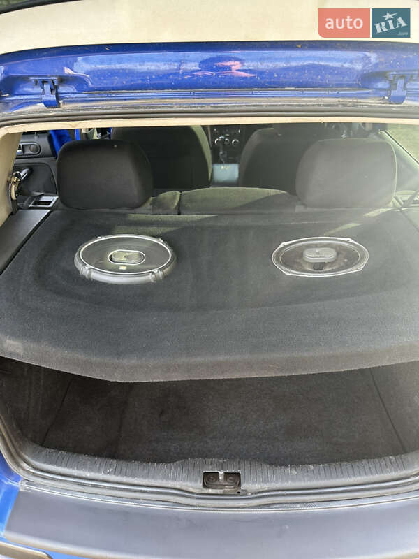 Хэтчбек Volkswagen Golf 2000 в Полтаве