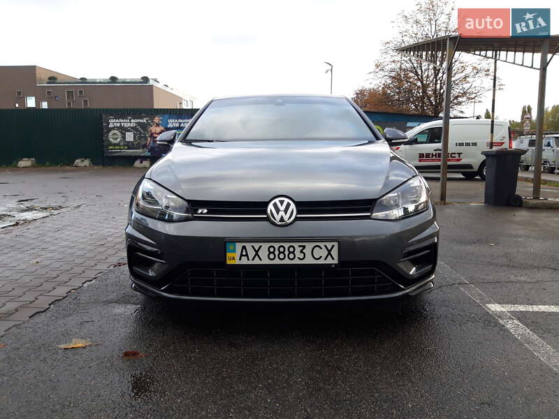 Хетчбек Volkswagen Golf 2018 в Києві