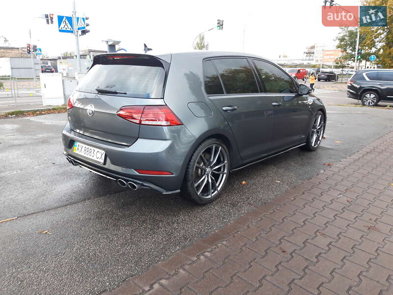 Хетчбек Volkswagen Golf 2018 в Києві