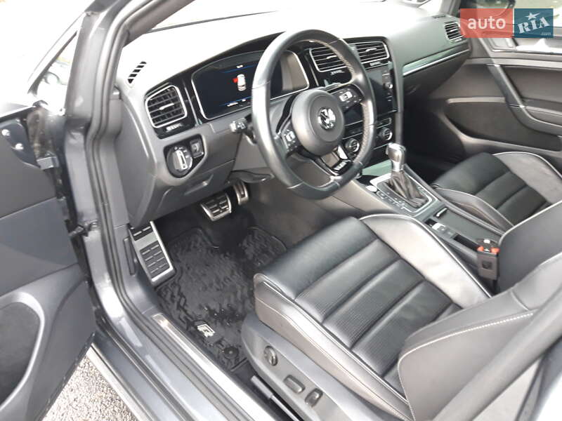 Хетчбек Volkswagen Golf 2018 в Києві