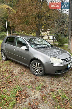 Хэтчбек Volkswagen Golf 2007 в Ужгороде