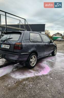Хэтчбек Volkswagen Golf 1994 в Стрые