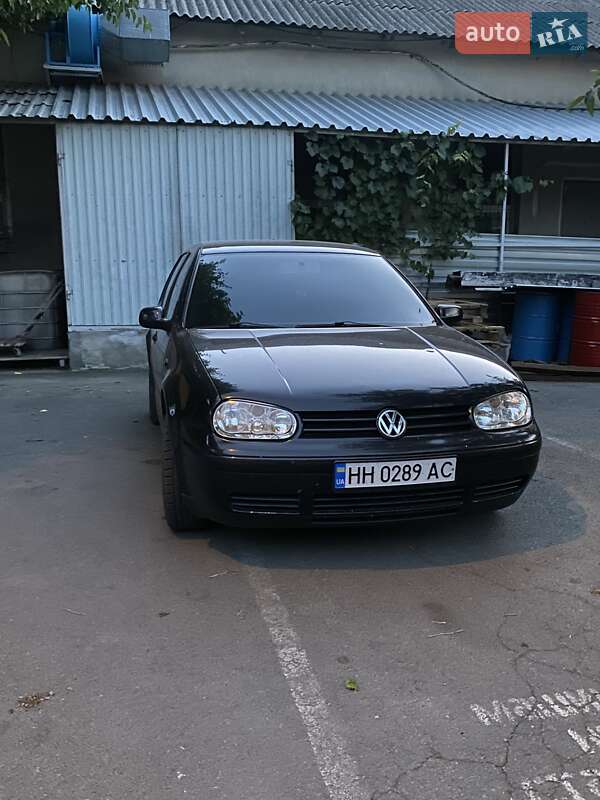 Volkswagen Golf 2000