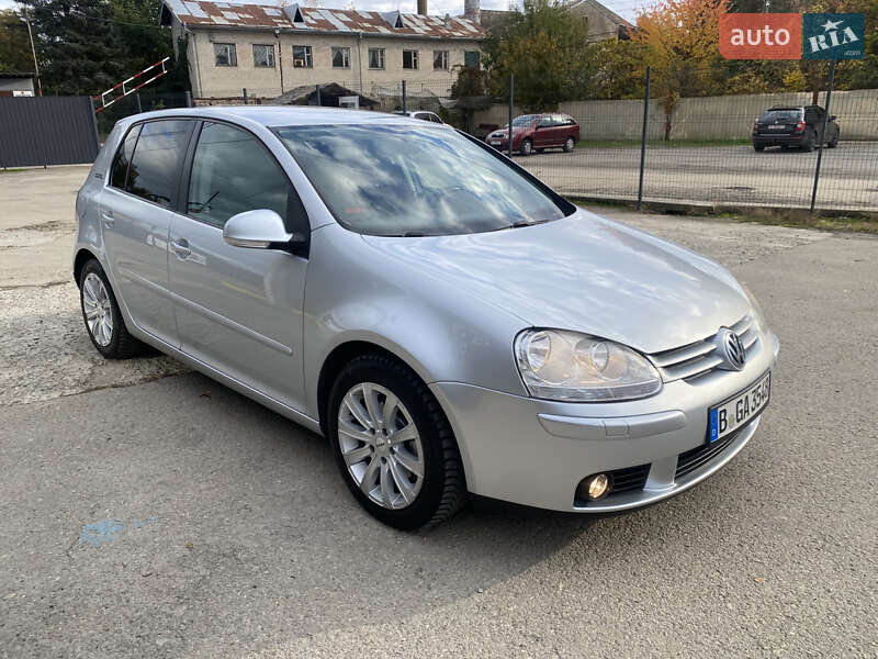 Хэтчбек Volkswagen Golf 2006 в Ивано-Франковске