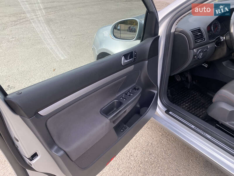 Хэтчбек Volkswagen Golf 2006 в Ивано-Франковске