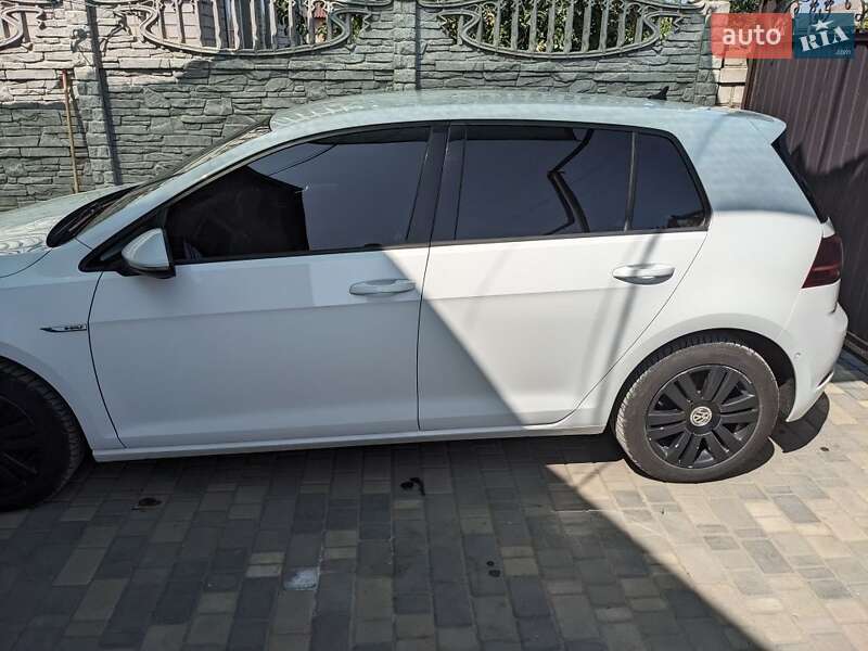 Хэтчбек Volkswagen Golf 2017 в Кривом Роге