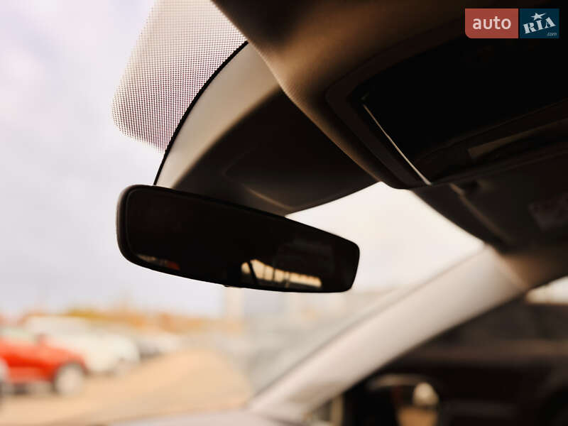 Хэтчбек Volkswagen Golf 2020 в Киеве