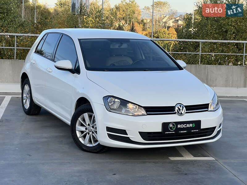 Хэтчбек Volkswagen Golf 2014 в Киеве