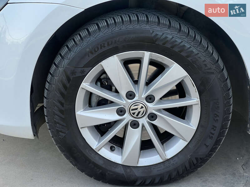 Хэтчбек Volkswagen Golf 2014 в Киеве