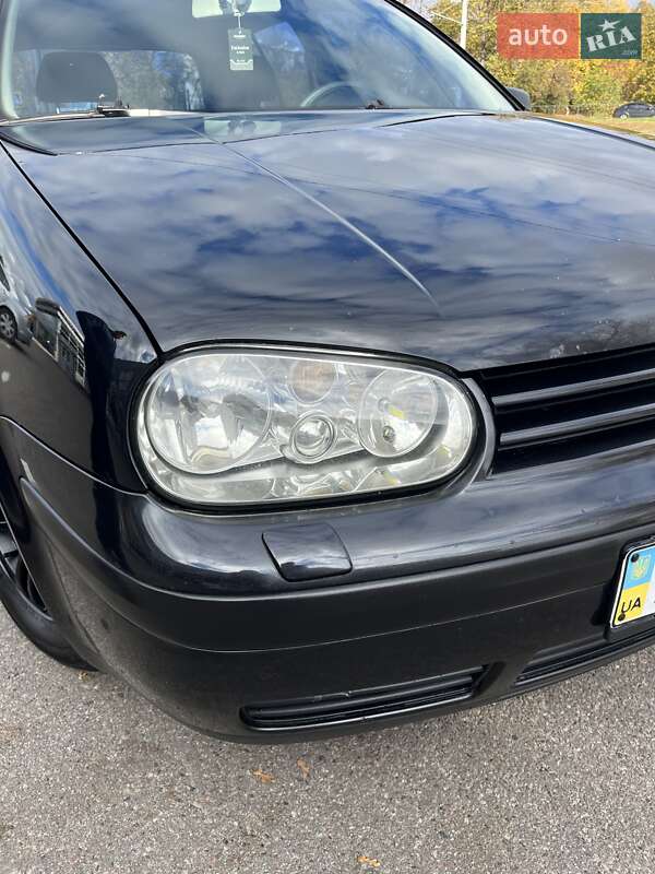 Хетчбек Volkswagen Golf 2003 в Харкові