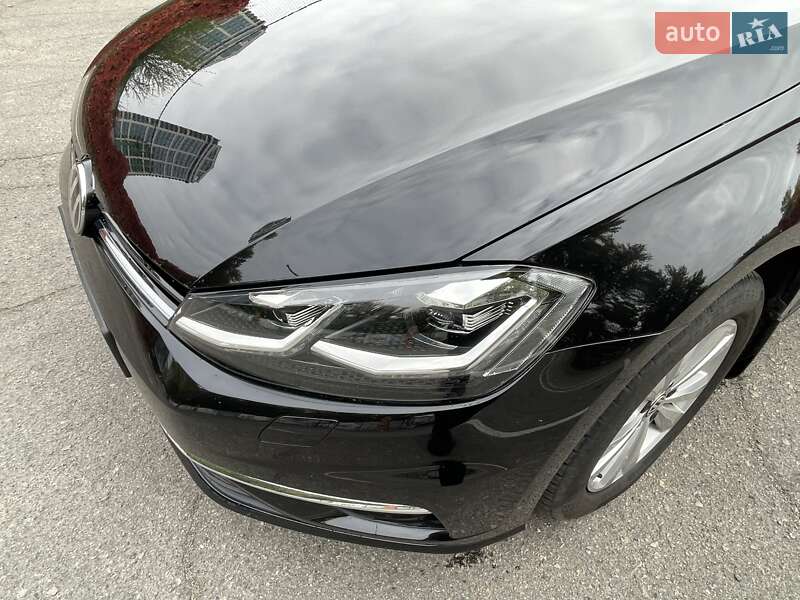 Хэтчбек Volkswagen Golf 2020 в Днепре