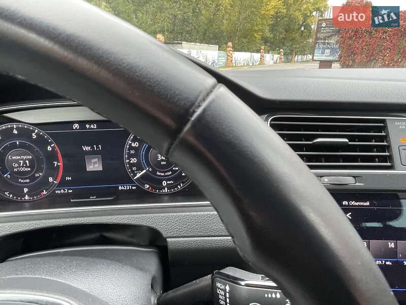 Хэтчбек Volkswagen Golf 2020 в Днепре