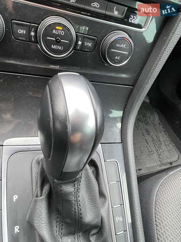 Хэтчбек Volkswagen Golf 2020 в Днепре