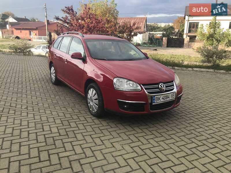 Універсал Volkswagen Golf 2009 в Рівному
