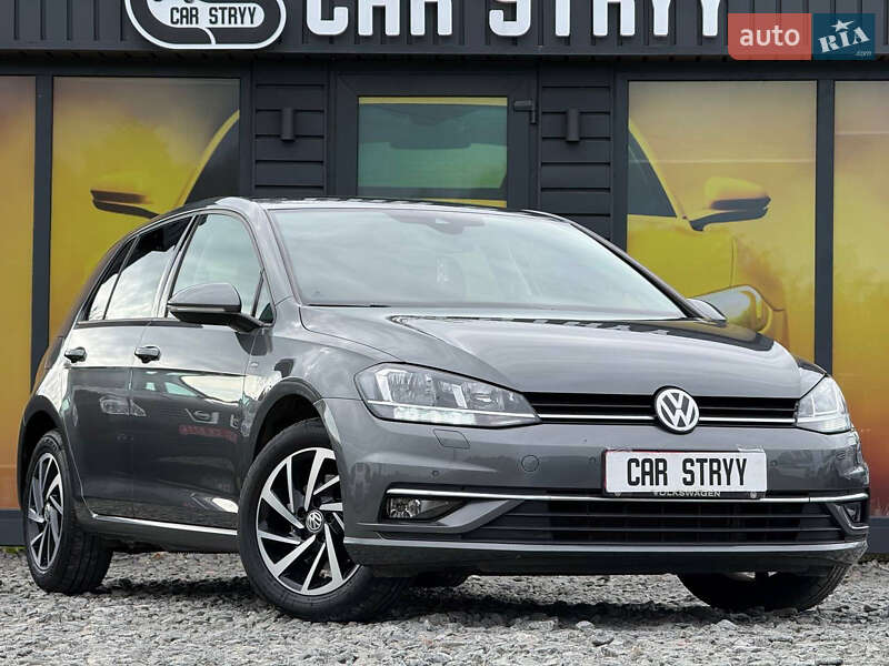 Хетчбек Volkswagen Golf 2018 в Стрию