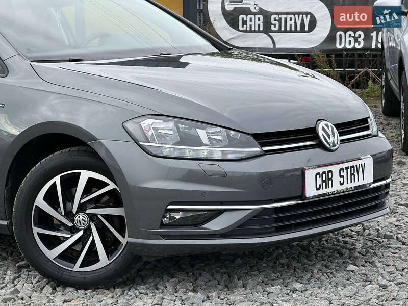 Хетчбек Volkswagen Golf 2018 в Стрию