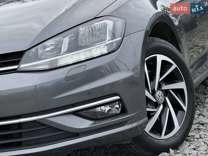 Хетчбек Volkswagen Golf 2018 в Стрию