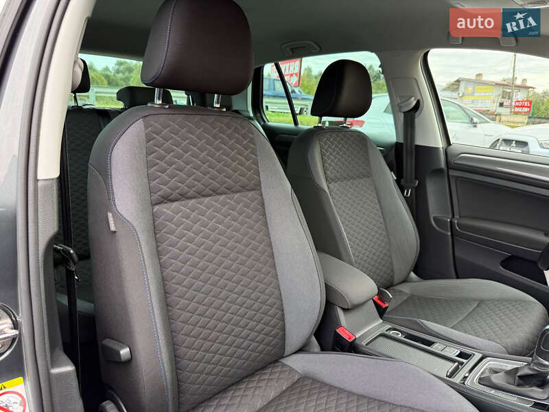 Хетчбек Volkswagen Golf 2018 в Стрию