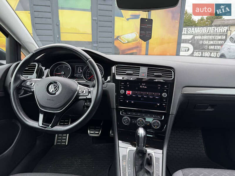 Хетчбек Volkswagen Golf 2018 в Стрию