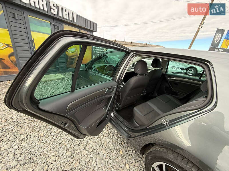 Хетчбек Volkswagen Golf 2018 в Стрию