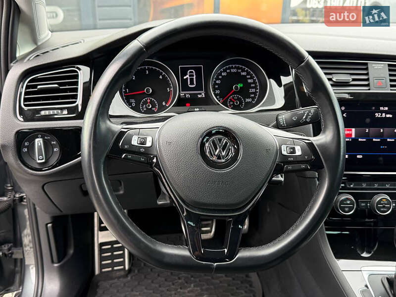 Хетчбек Volkswagen Golf 2018 в Стрию