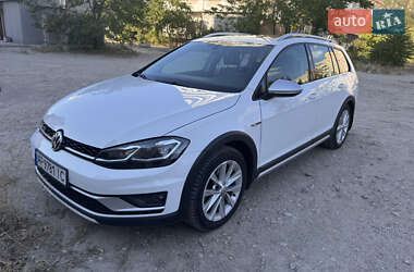 Універсал Volkswagen Golf 2017 в Запоріжжі