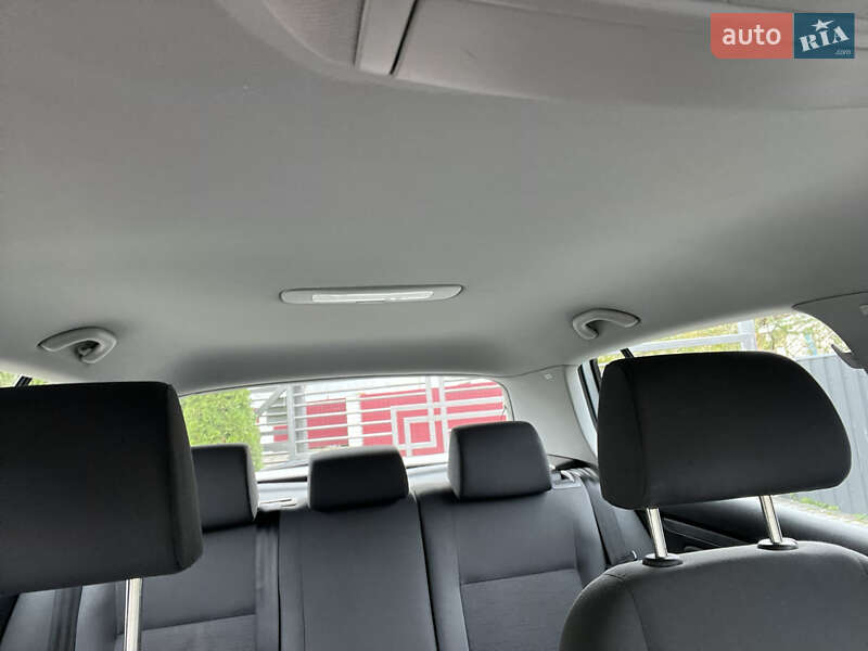 Хэтчбек Volkswagen Golf 2004 в Звягеле