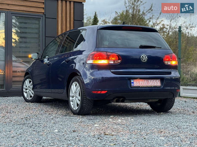 Хетчбек Volkswagen Golf 2010 в Дрогобичі