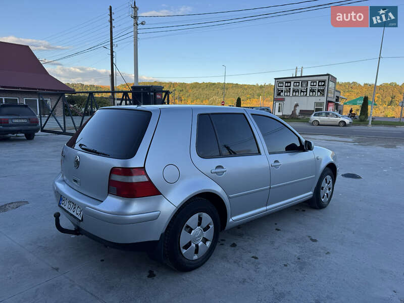 Хетчбек Volkswagen Golf 2003 в Тернополі